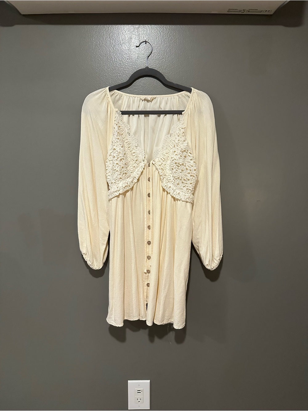 Pink Blush Maternity Cream Lace-Front Buttoned Dress
